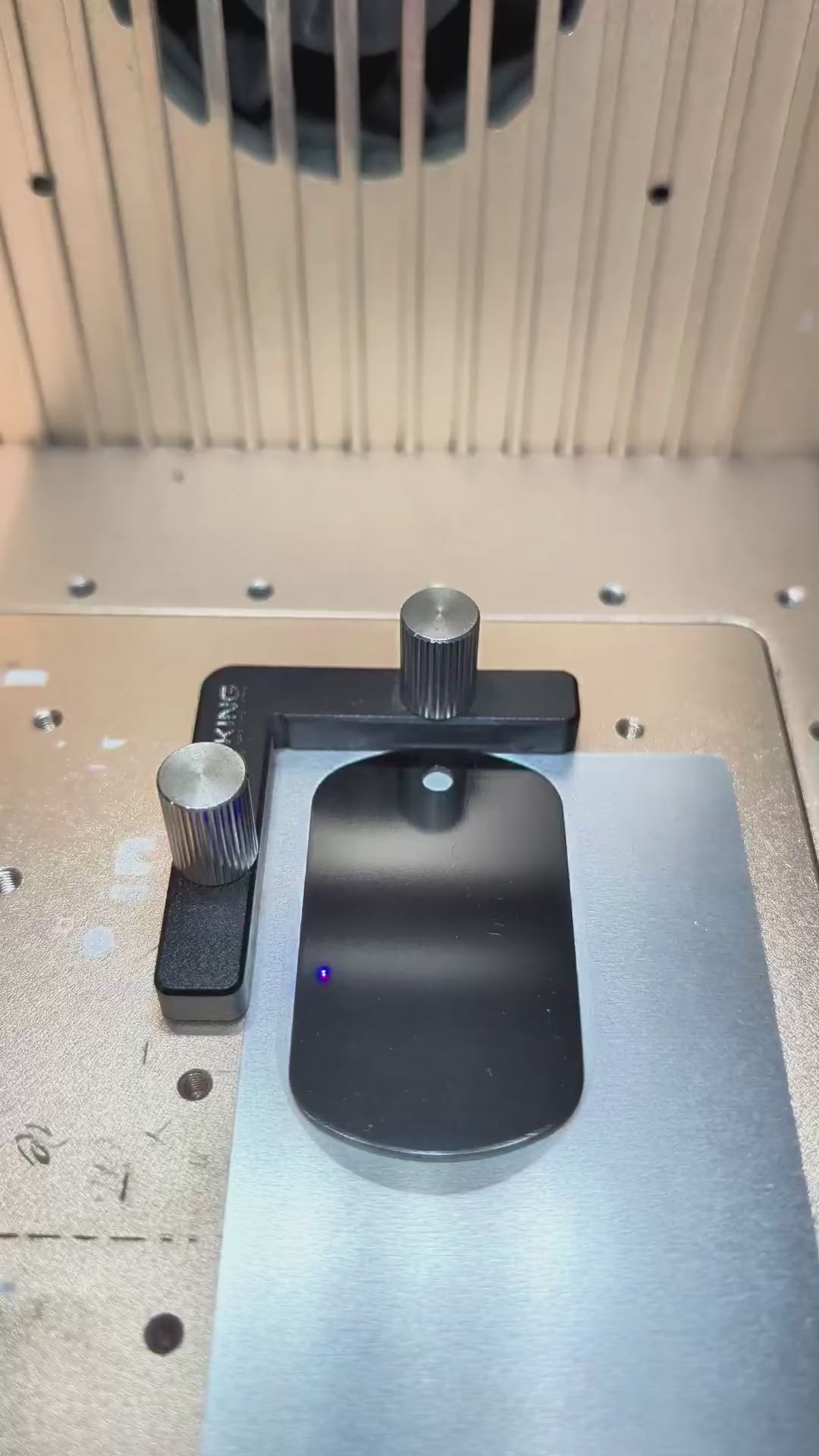 Porte-clé Photo Personnalisé en Métal - Gravure Laser Haute Précision - Atelier King Brignoles