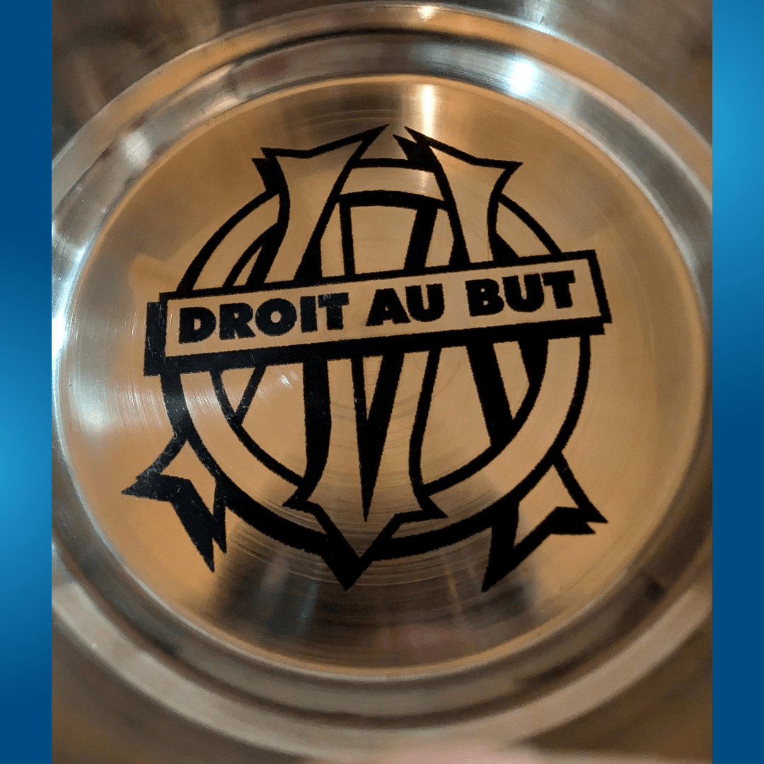 Cendrier en Acier Inoxydable Personnalisé OM - Gravure Laser Haute Précision - King Gravure Laser