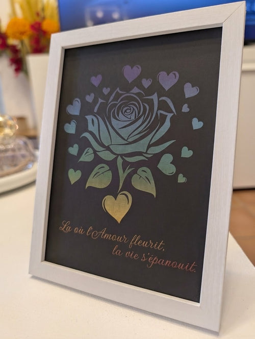 Cadre Décoratif Gravé au Laser "Rose & Cœurs" – Citation Inspirante